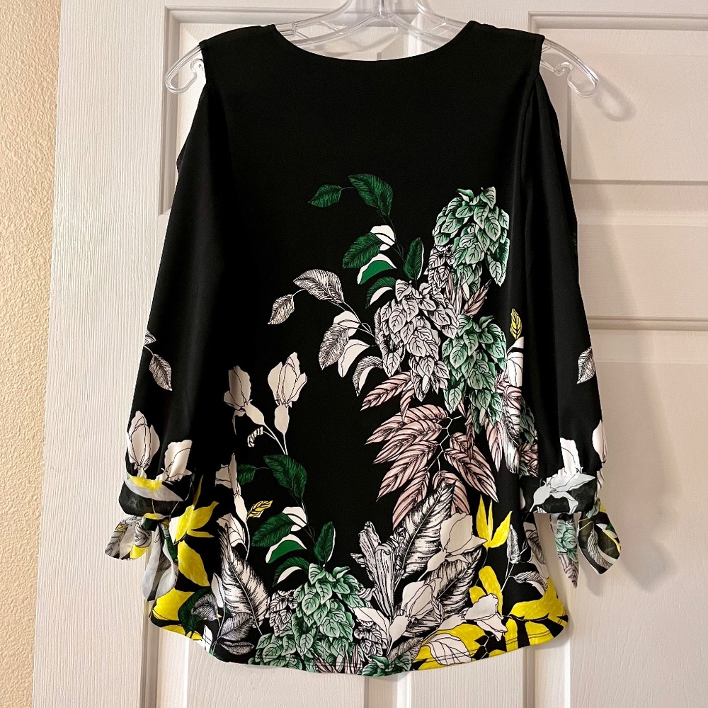 Flowy black green floral top Alfani Petite Small